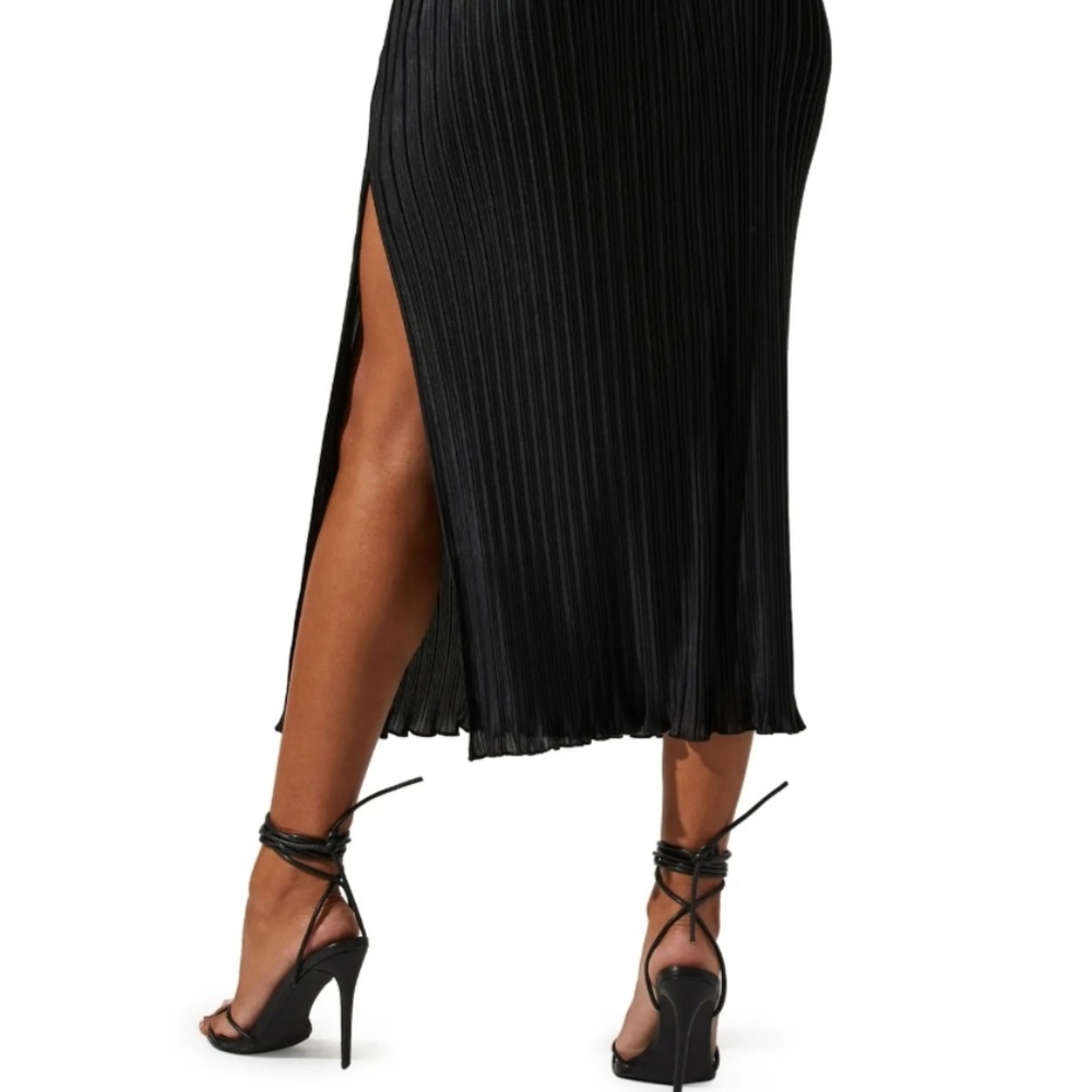NWOT ASTR Black Sheath Dress